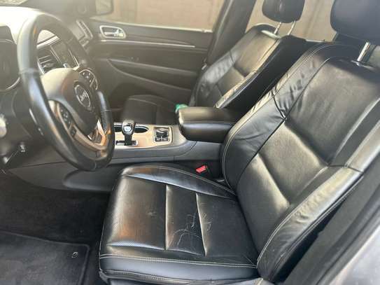 Jeep Grand cherooke image 4