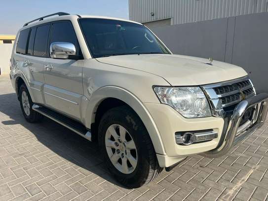 Mitsubishi pajero 2019 image 4