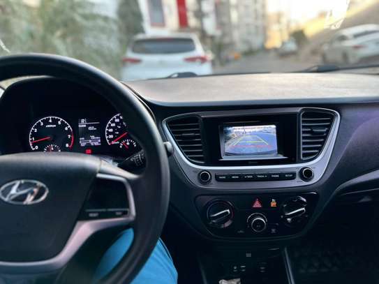 Hyundai accent image 6