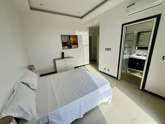 Appartement meublé grand standing à louer aux Almadies image 3