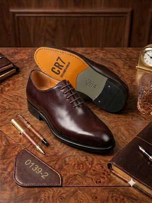 Chaussures élégantes christiano Ronaldo image 9