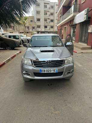 toyota hilux image 2