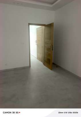 F2 F3 et Magasin à louer à scat urbam image 8
