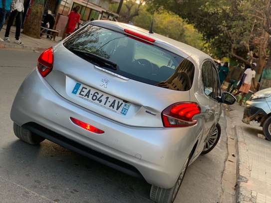 Peugeot 208 image 4