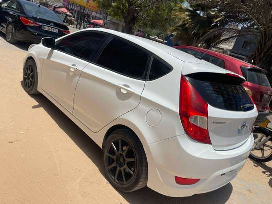 HYUNDAI ACCENT 2016 image 4