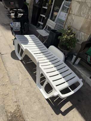 Transat en plastique pour plage/piscine avec accoudoirs image 4