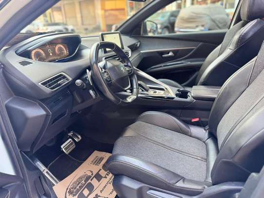 Peugeot 3008  2019 image 6