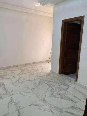 APPARTEMENT F5 AUX ALMADIES image 9