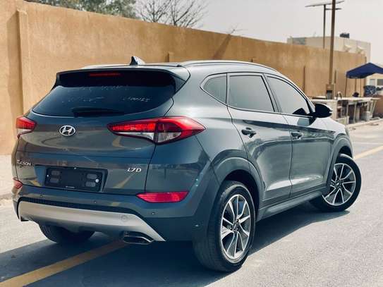 HYUNDAI TUCSON  2018 image 8