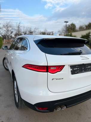 Jaguar F-Pace 2018 image 8