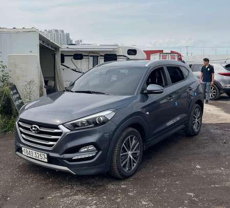 HYUNDAI TUCSON DIESEL image 7