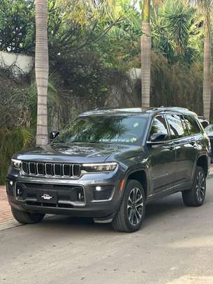 Jeep Grand Cherokee Overland 4x4 image 4