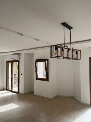 Appartement à louer 3 chambres à la cité keur gorgui image 4