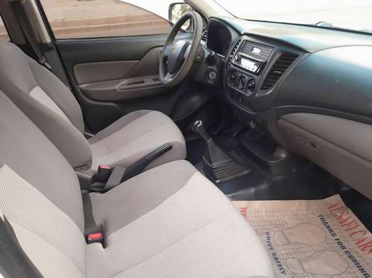 MITSUBISHI L200 2018 image 7