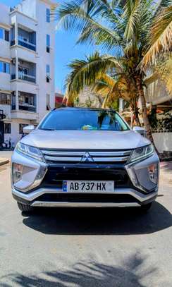 Mitsubishi ÉCLIPSE CROSS image 1
