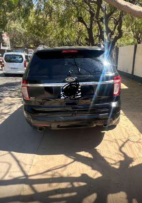 Ford Explorer 2011 image 9