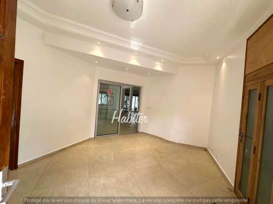Villa de 750m2 à louer aux Almadies image 6