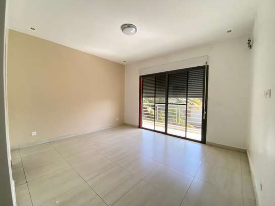 Grand appartement 3 chambres à la Zone A/Point E image 5