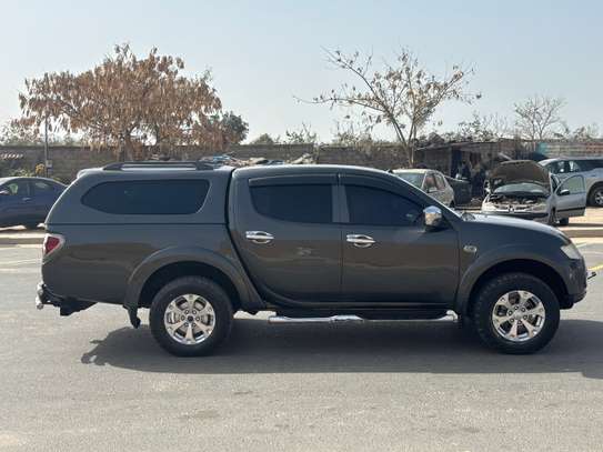 MITSUBSHI L200 2013 image 4