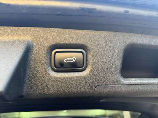 HYUNDAI SANTA FE 2019 image 9