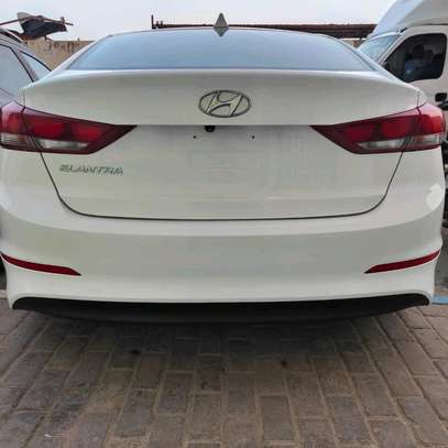 Hyundai elantra image 7
