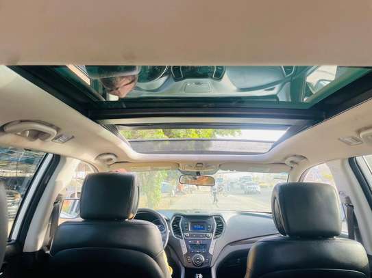 HYUNDAI SANTA FE 2018 image 11