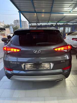 Hyundai Tucson Limited 2017 image 11