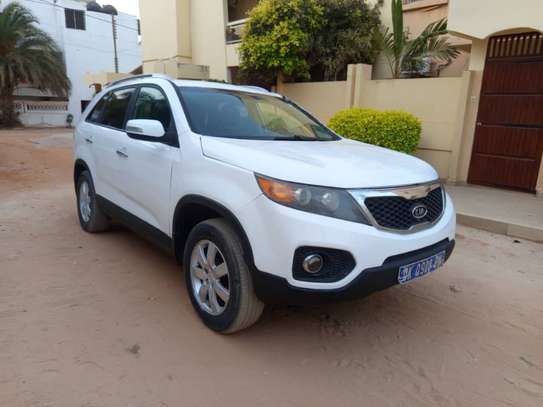 kia sorento image 2