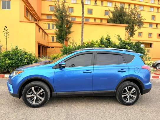 Toyota rav4 image 4