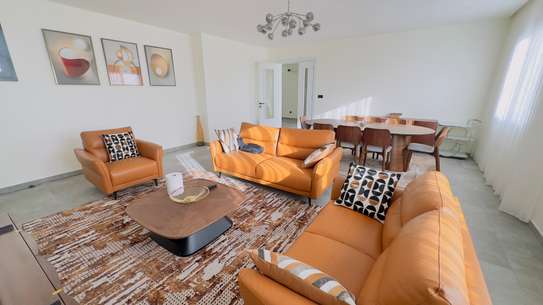 Appartement meublé neuf au Point E au 4e étage image 3