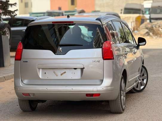 Peugeot 5008 7 places image 2