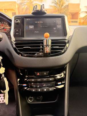 Peugeot 2008 image 7