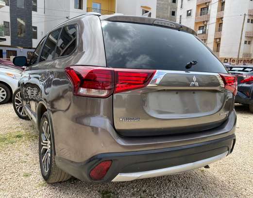 Mitsubishi Outlander sport 2017 image 5
