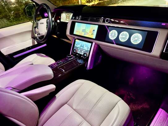 Range Rover Vogue image 10