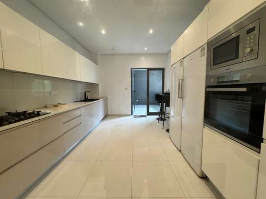 Apparemment meublé à louer aux points e image 3