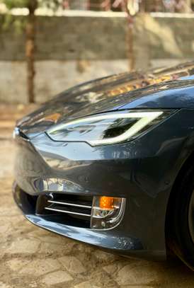 Tesla model s image 6