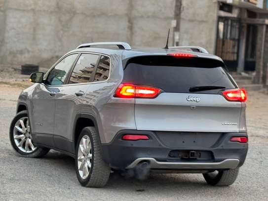 Jeep Cherokee limted image 8