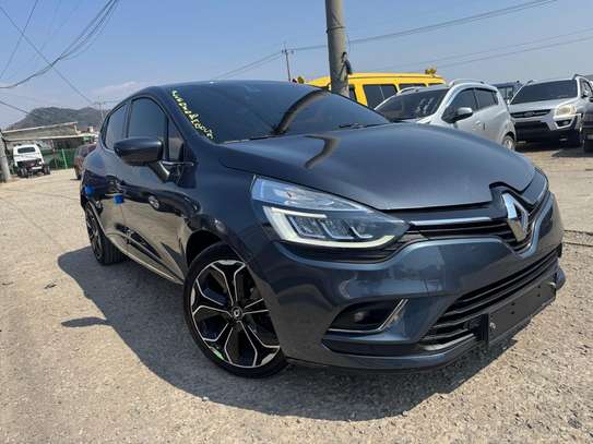 Renault Clio image 2