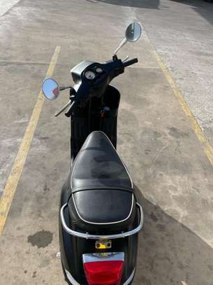 SCOOTER PIAGGIO VESPA image 3