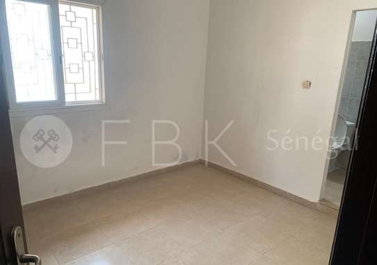 Superbe Villa R+1 avec Piscine et Jardin aux Almadies image 6