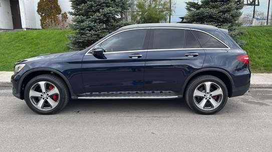 Mercedes Benz GLC 300 image 2