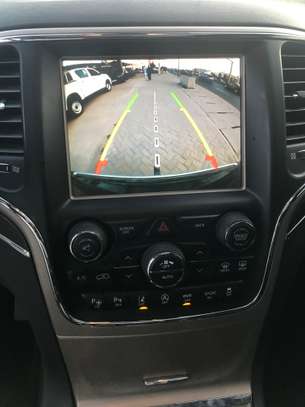 Jeep Grand Cherokee image 12