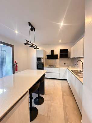 Duplex à louer aux Almadies image 8