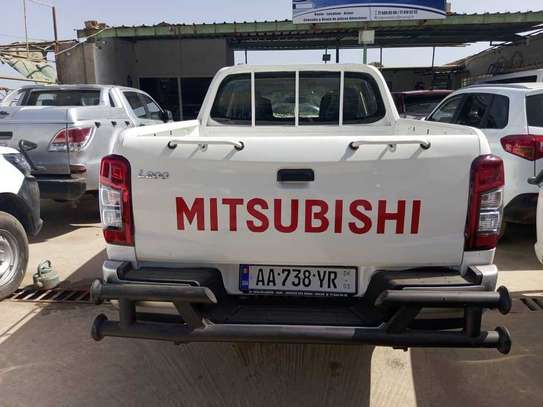 MITSUBISHI L 200  2024 image 4