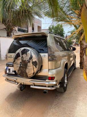 toyota landre cruser image 6