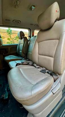 HYUNDAI GRAND STAREX 12 places image 5