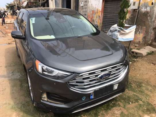 2019 Ford Edge Titanium image 1