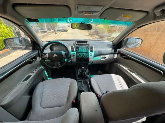 MITSUBISHI PAJERO 2015 image 14