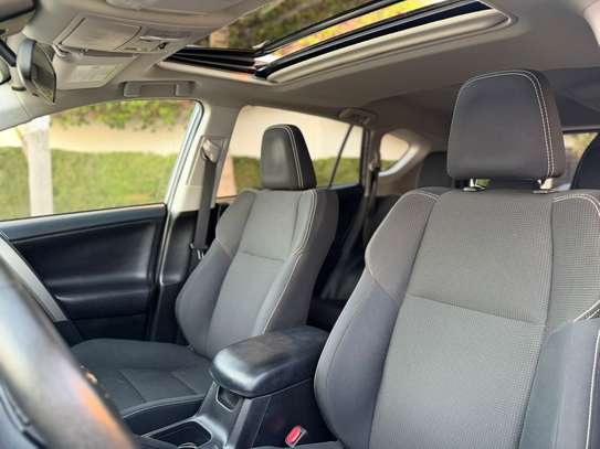 TOYOTA RAV 4 image 6