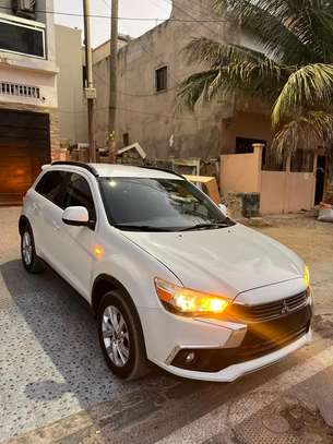 Mitsubishi rvr image 2